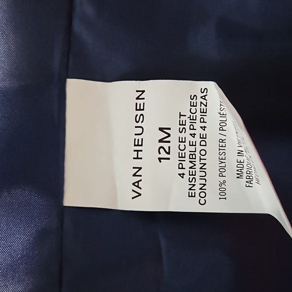 Suit - Picture 3 of 5